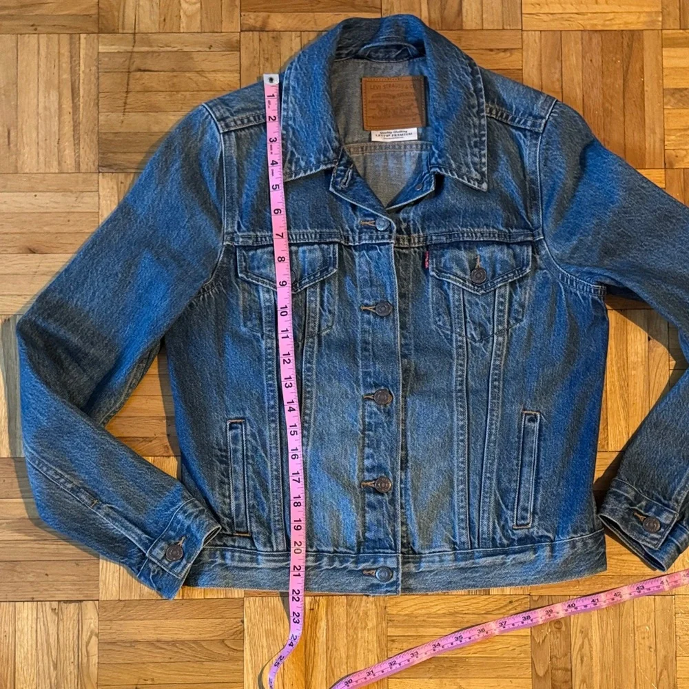 [SOLD!] Levi's Original Trucker Denim Jacket in Soft as Butter - Picture 4 of 5